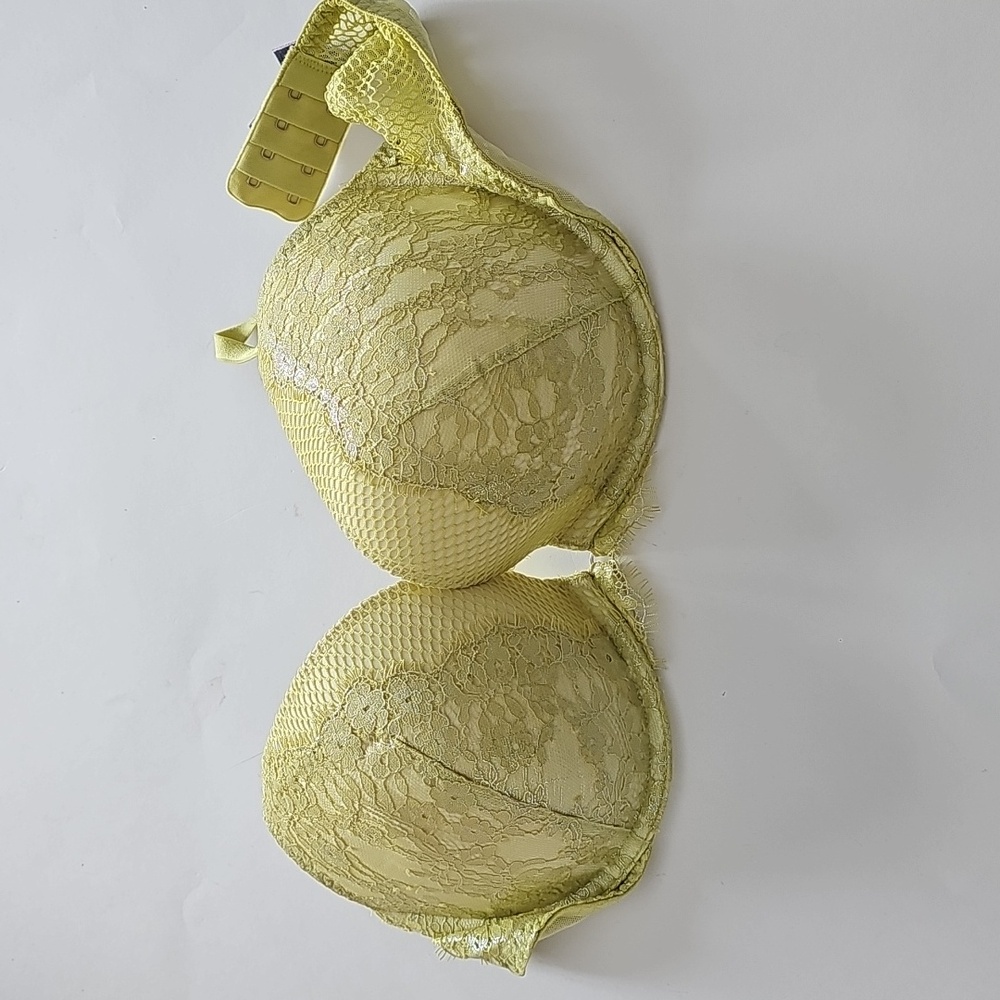Victoria Secret push-up bra 34D (S)
